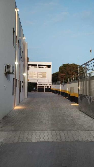 entrada 2 - lado direito (dia).jpeg