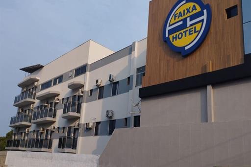 fachada lateral esquerda (diminuida).jpg