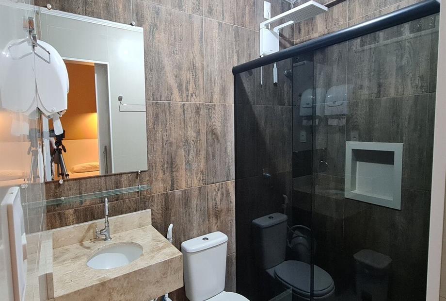 apto. 45 quádruplo casal wc.jpg