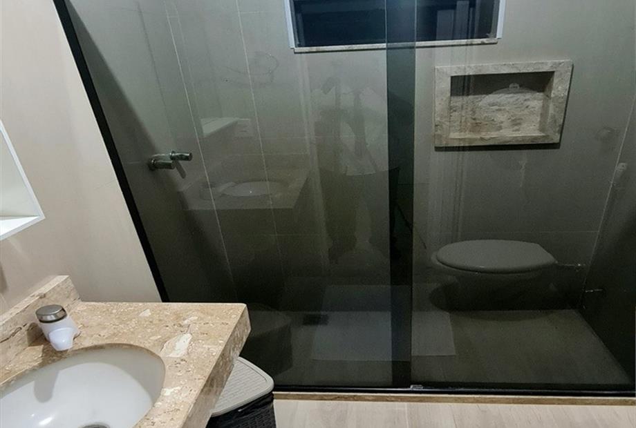 apto. 57 casal luxo wc.jpg