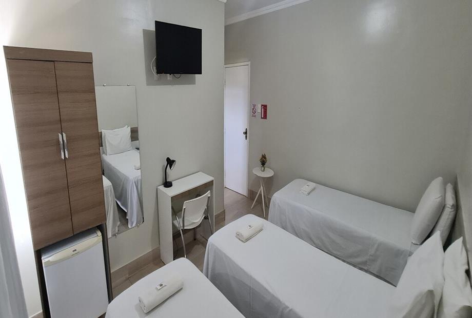 apto. 18 triplo-solteiro luxo (v).jpg