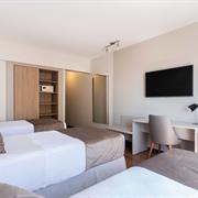 Quarto Triplo Superior Com 3 Camas de Solteiro