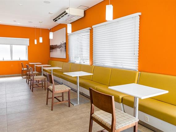 18 restaurante 2.jpg