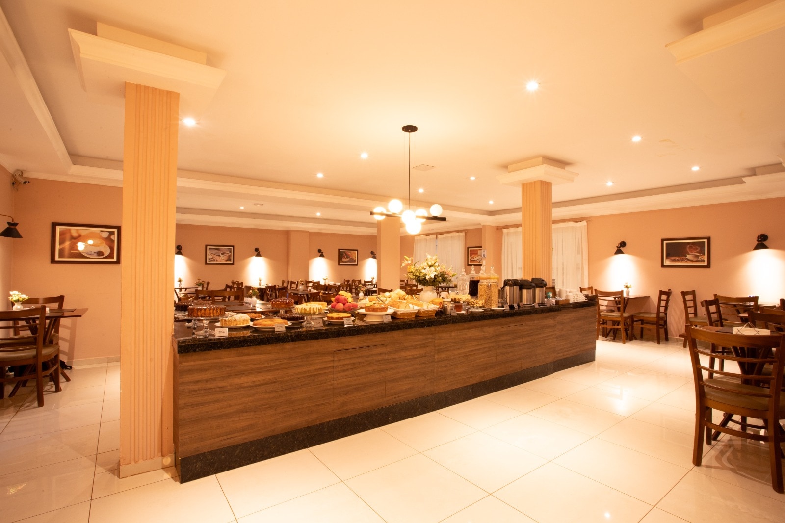 Ellus Hotel 4