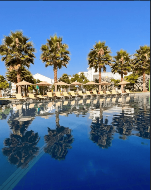 piscina externa jardins.png