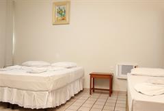 APARTAMENTO CASAL + 1 SOLTEIRO