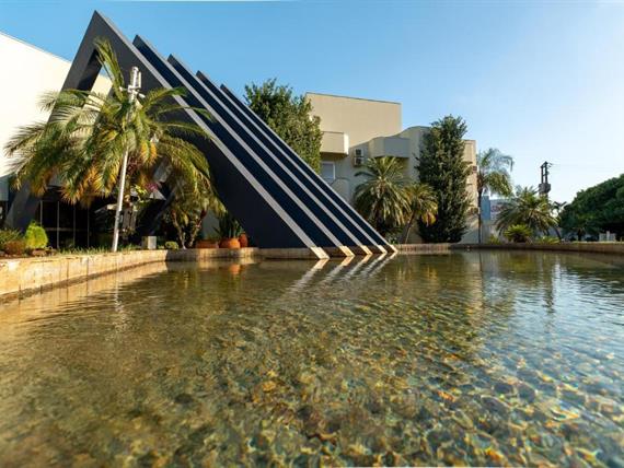 entrada do hotel.jpg