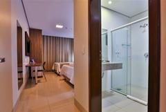 LUXO - QUEEN + QUEEN