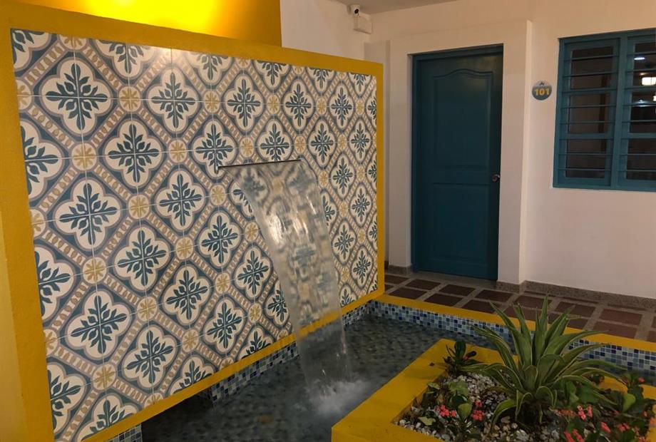 fuente akuamarina hotel.jpg