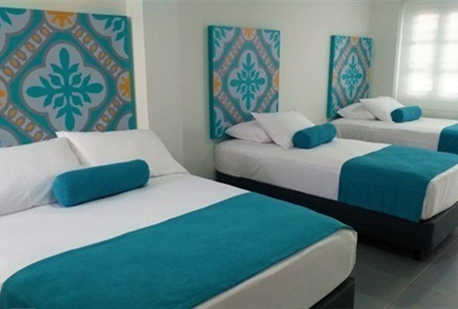hab triple 3 camas hotel akuamarina.jpg