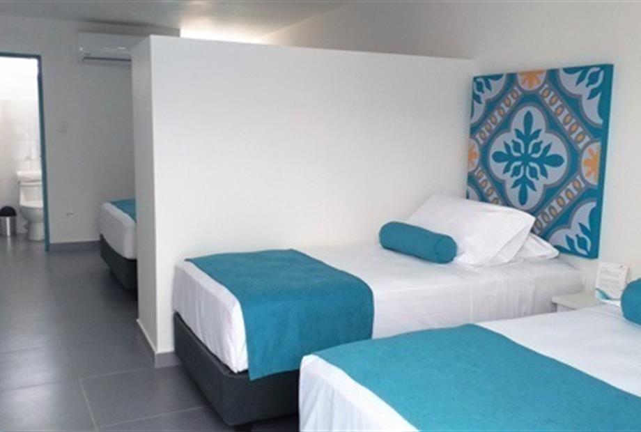 hotel akuamarina hab doble-cuadruple.jpg