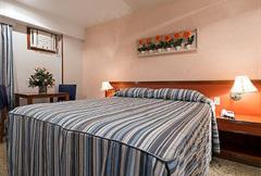 Luxo (vista parcial mar) com 01 Cama de Casal ou 2 de Solteiro - Conforme disponibilidade