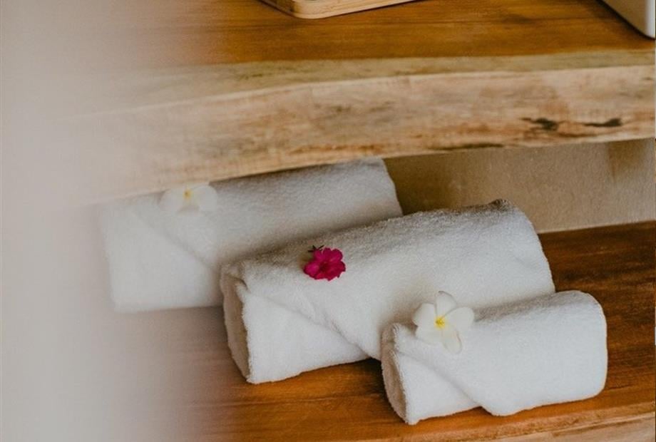 villa varanda piscina 15.jpeg