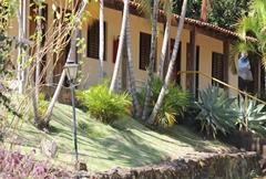 Quádruplo (uma cama de casal e duas camas de solteiro)