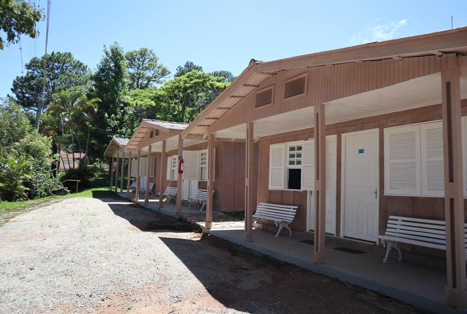 chalé marrom (1).jpg