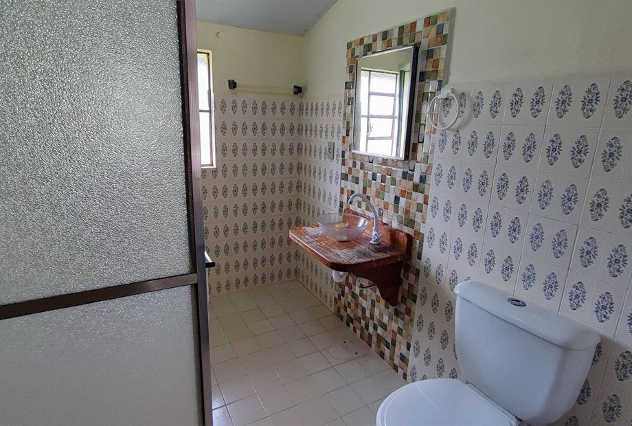 chalé 22 banheiro1.jpg