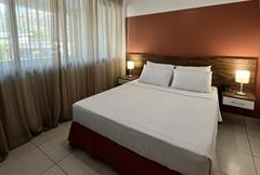 Apartamento Varanda Casal com uma Cama Casal e um Sofá-Cama