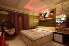 Suíte Master King-size e Banheira de Hidromassagem