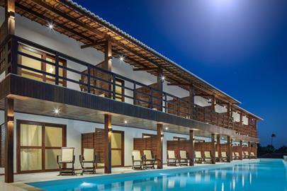 pisina-di-noite-finestre-base-4luna-1024x693.jpg