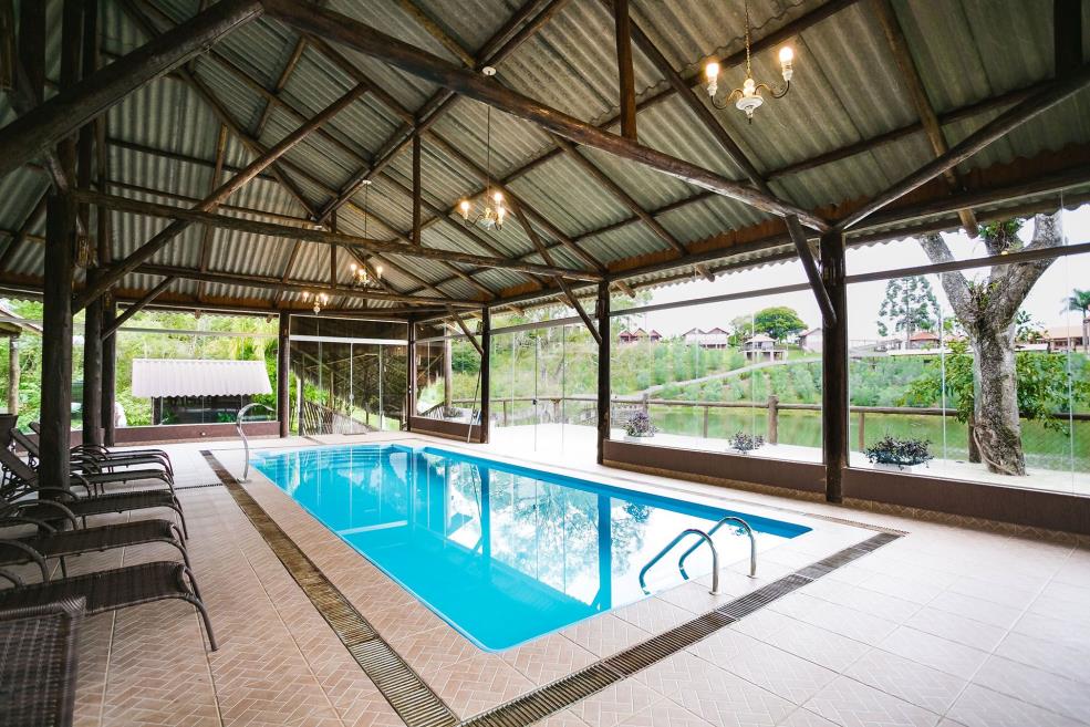 Piscina OM.jpeg