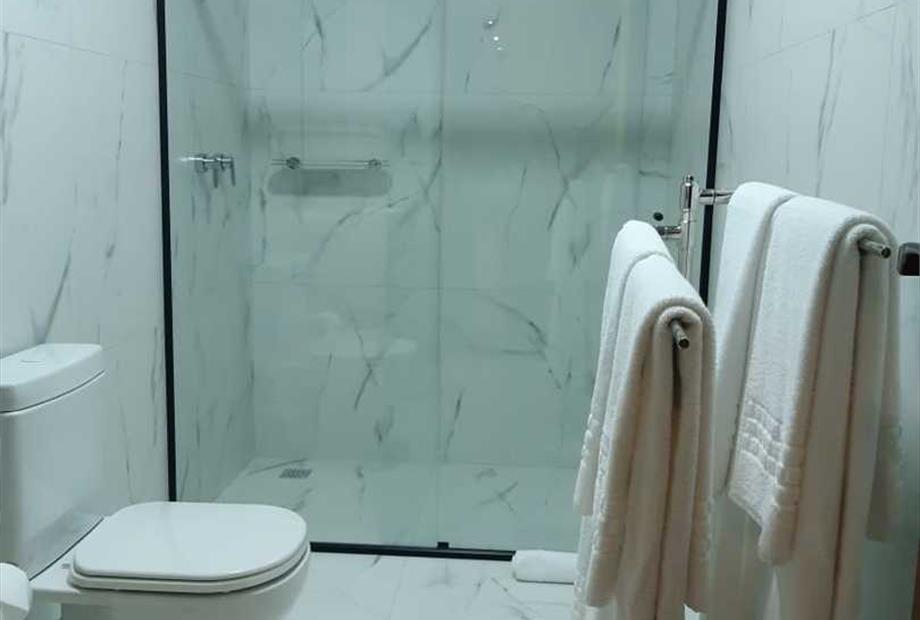 14 - banheiro luxo.jpg