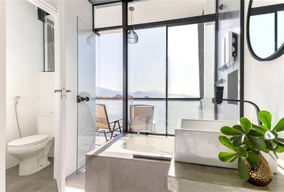 4_branco_ banheiro.jpg