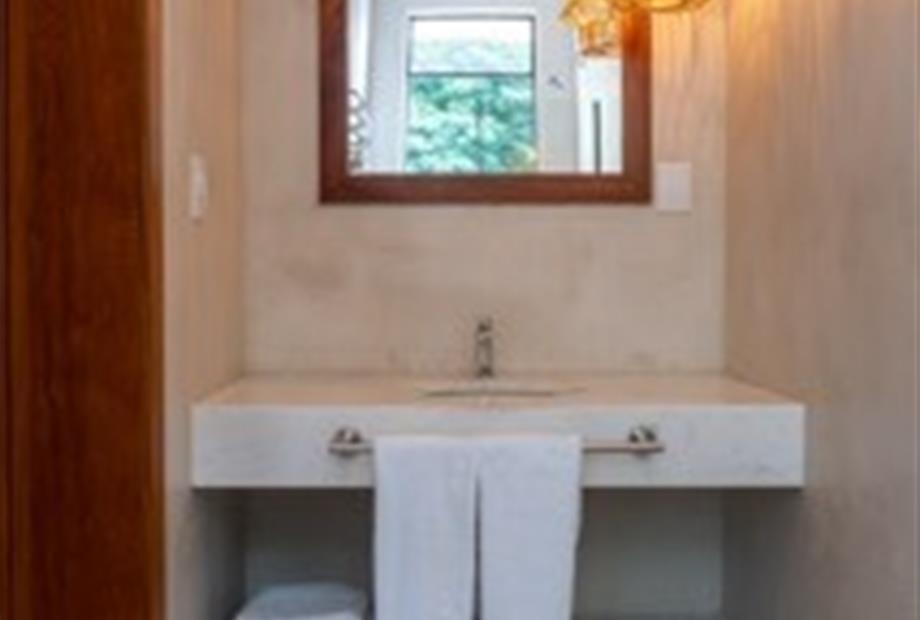 casa luz 10_05-45 small.jpeg