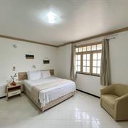 Casal com Vista para o Lago