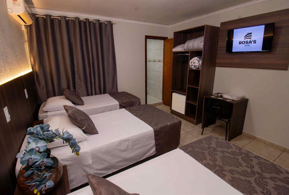 quarto triplo_rosas hotel_181025.jpg