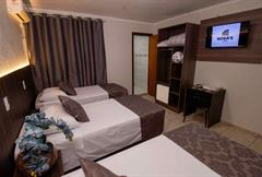 QUARTO EXECUTIVO TRIPLO CASAL+SOLTEIRO COM AR CONDICIONADO