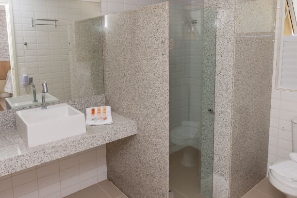 Hotel Senac Barreira Roxa - Banheiro Apto 3.jpg