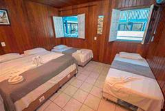 Superior Quádruplo com Varanda frente Mar