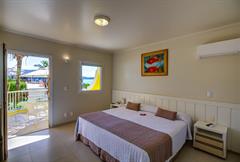 Lateral Térreo Com Varanda