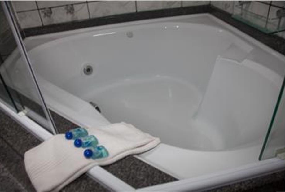 suíte com hidro (gamboa)