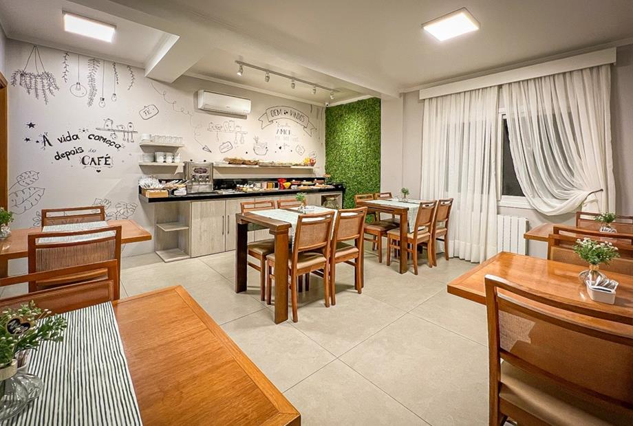 cafe-da-manha-pousada-viena-abril-2022 (1).jpg