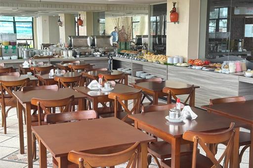 yak ponta restaurante.jpg