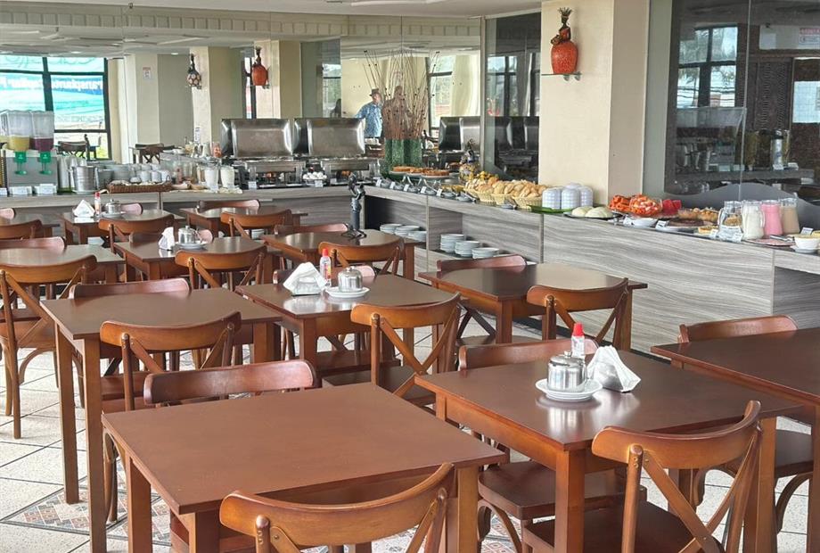 yak ponta restaurante.jpg