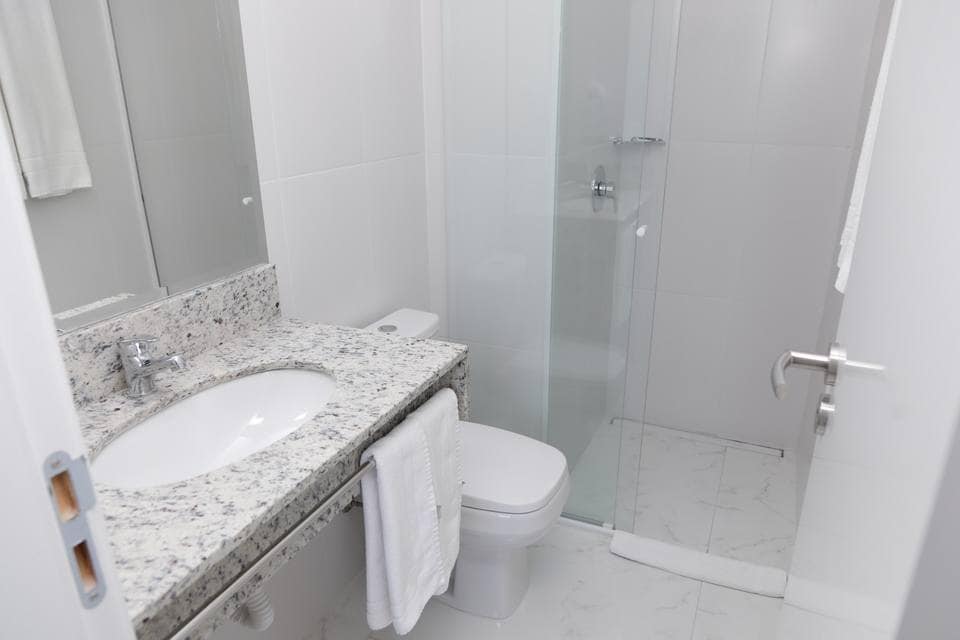 superior casal com sofá-cama - banheiro (4).jpg