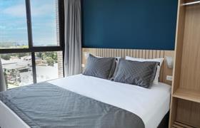 Superior Casal com Sofá-Cama do Slim Hotel Curitiba João Bettega