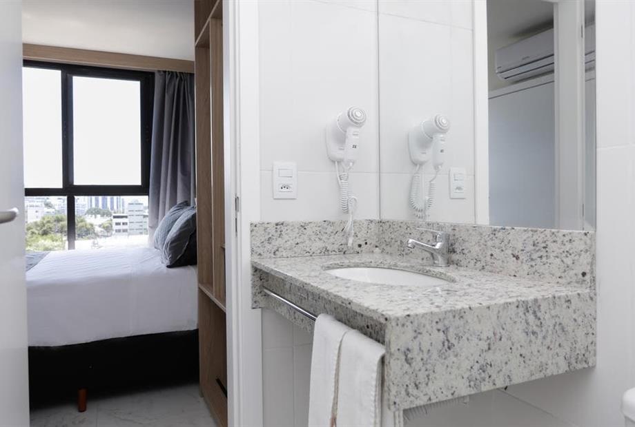 superior casal sofá-cama garden - banheiro (3).jpg