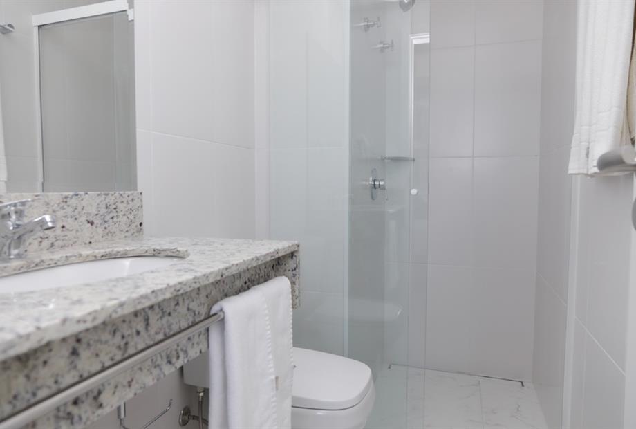 superior casal com sofá-cama - banheiro (5).jpg