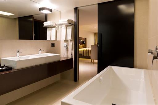 premium 07 banheiro1 web.jpg