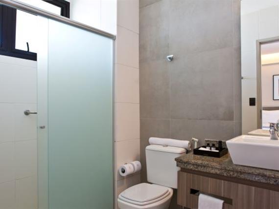 superior balcony banheiro 01 web.jpg