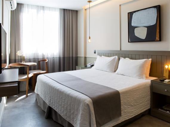 standard 05 quarto1 web.jpg