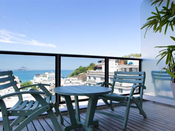 superior balcony varanda 01 web.jpg