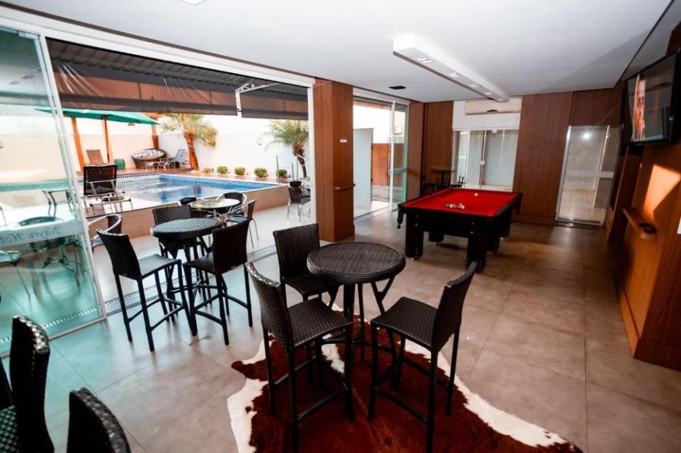 bar 1.jpg