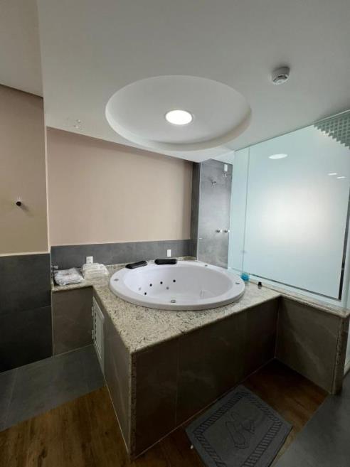 suite 2.jpg