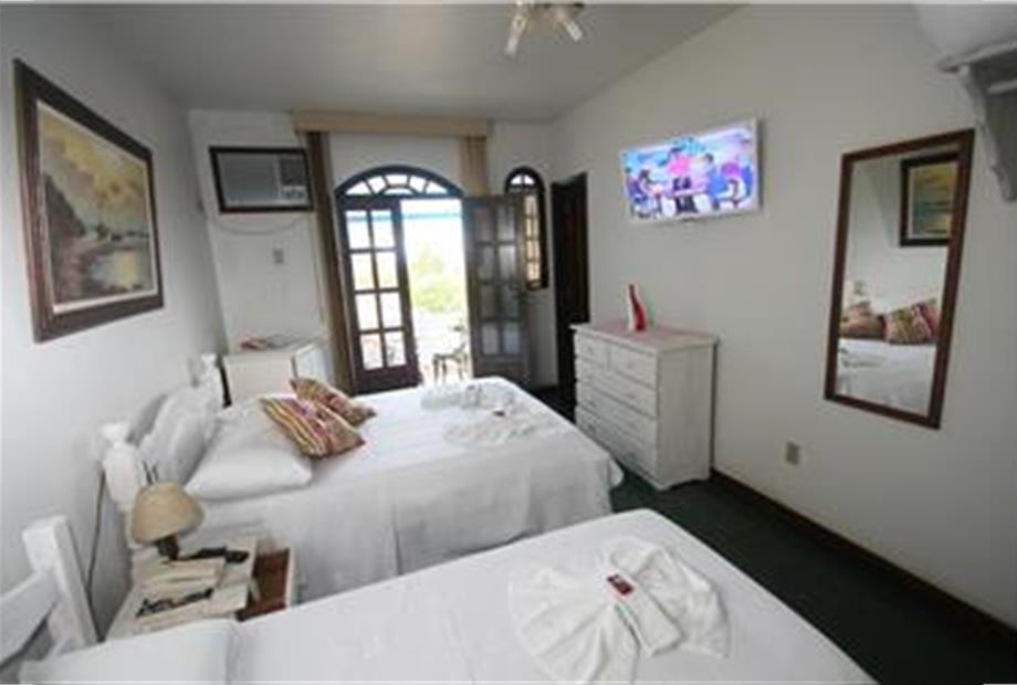 Quarto Triplo Superior com Vista mar.jpg