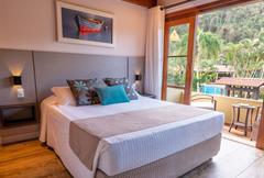 Suíte com vista jardim