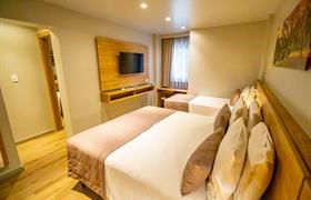 Suite com Banheira de Hidromassagem do Hotel Laghetto Fratello